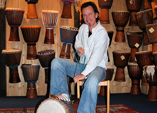 Djembe Trommeln spannen